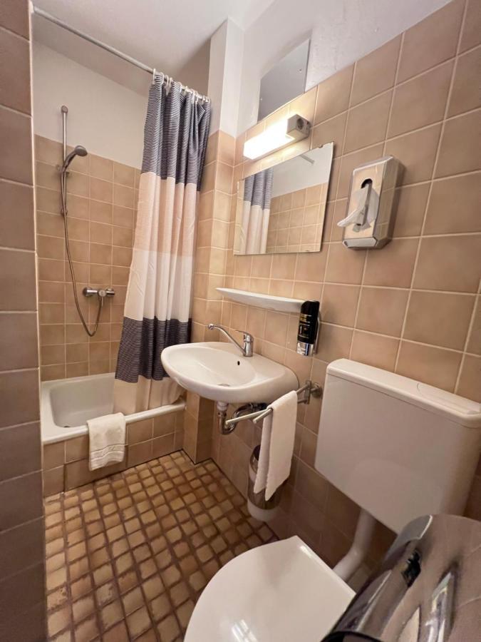 Hotel-Gasthof Deutschmeister Donauwörth Exteriér fotografie